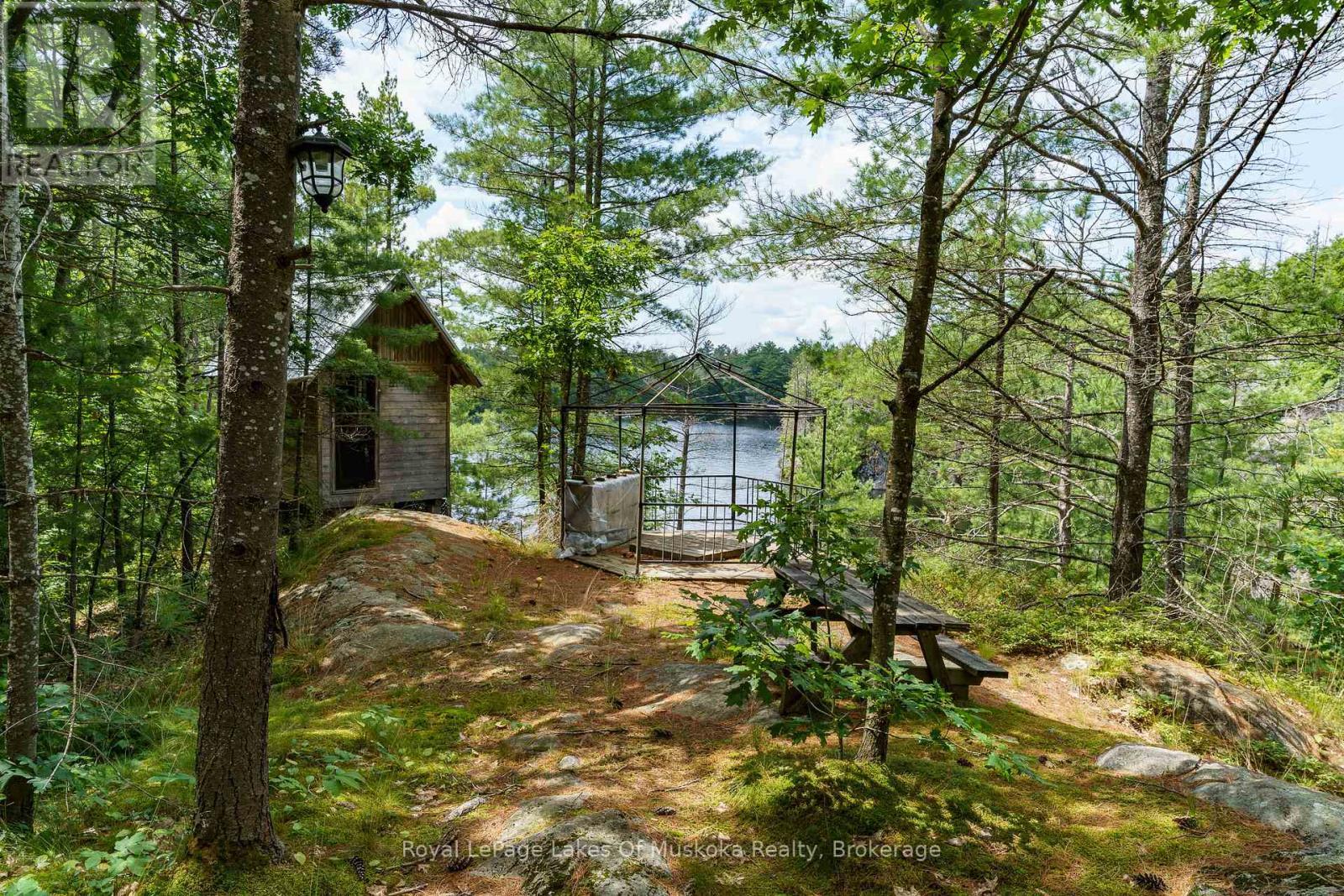 












998 GULL LAKE

,
Gravenhurst (Muskoka (S)),







Ontario
P1P1V5

