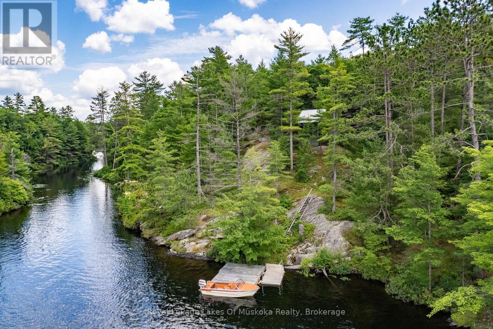 












998 GULL LAKE

,
Gravenhurst (Muskoka (S)),







Ontario
P1P1V5

