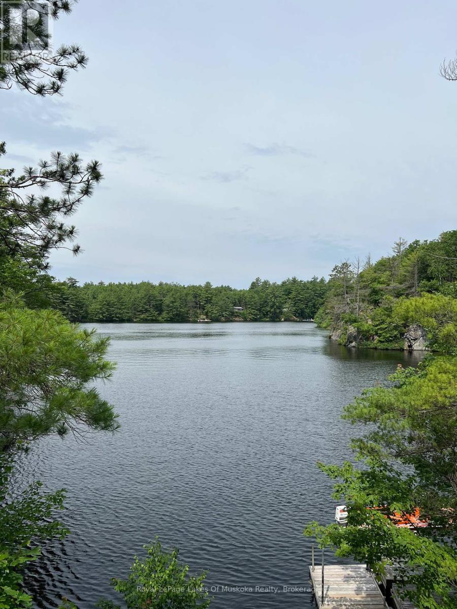 












998 GULL LAKE

,
Gravenhurst (Muskoka (S)),







Ontario
P1P1V5

