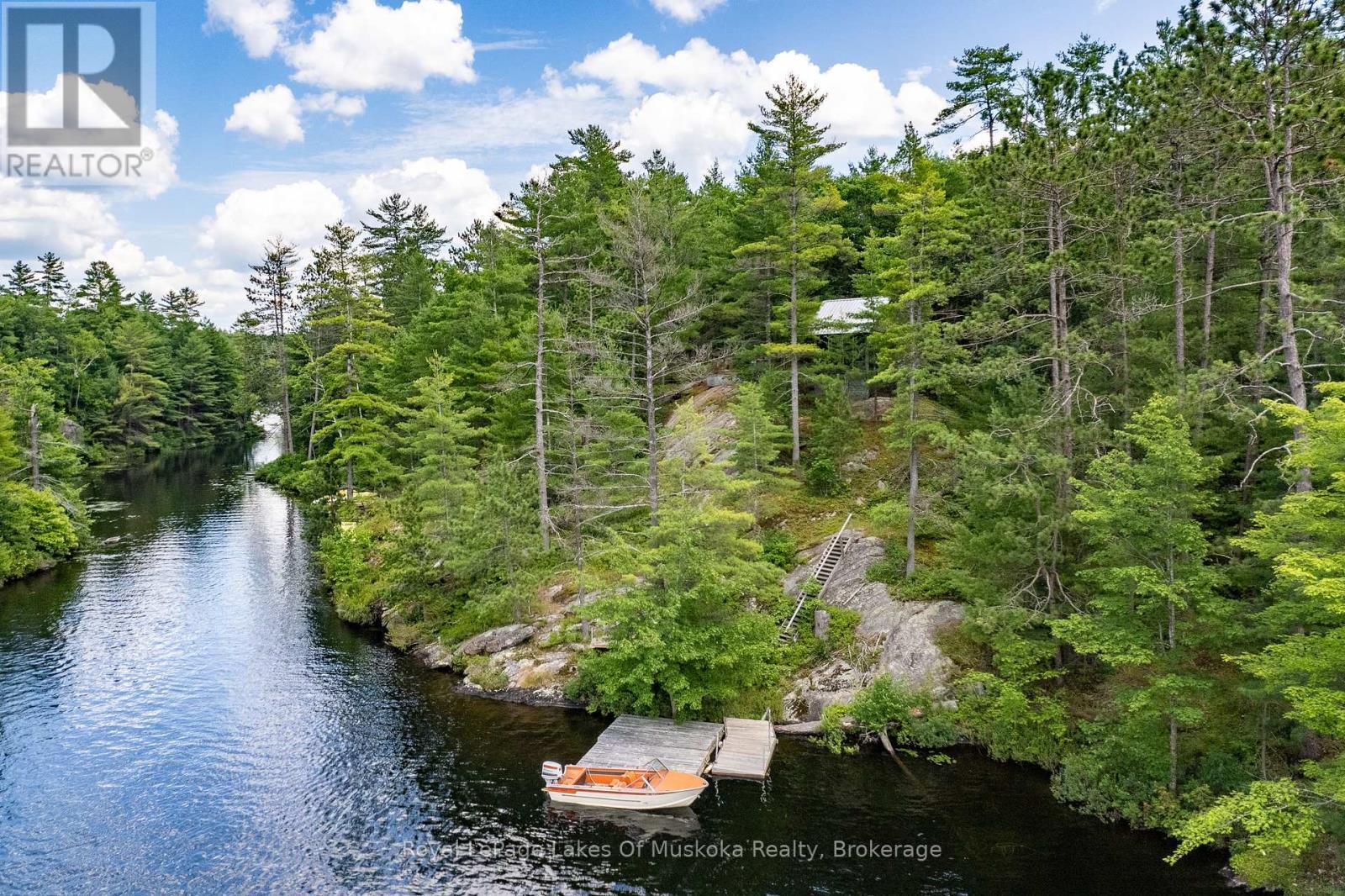 












998 GULL LAKE

,
Gravenhurst (Muskoka (S)),







Ontario
P1P1V5

