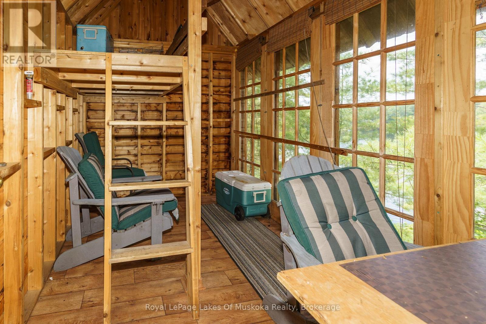 












998 GULL LAKE

,
Gravenhurst (Muskoka (S)),







Ontario
P1P1V5

