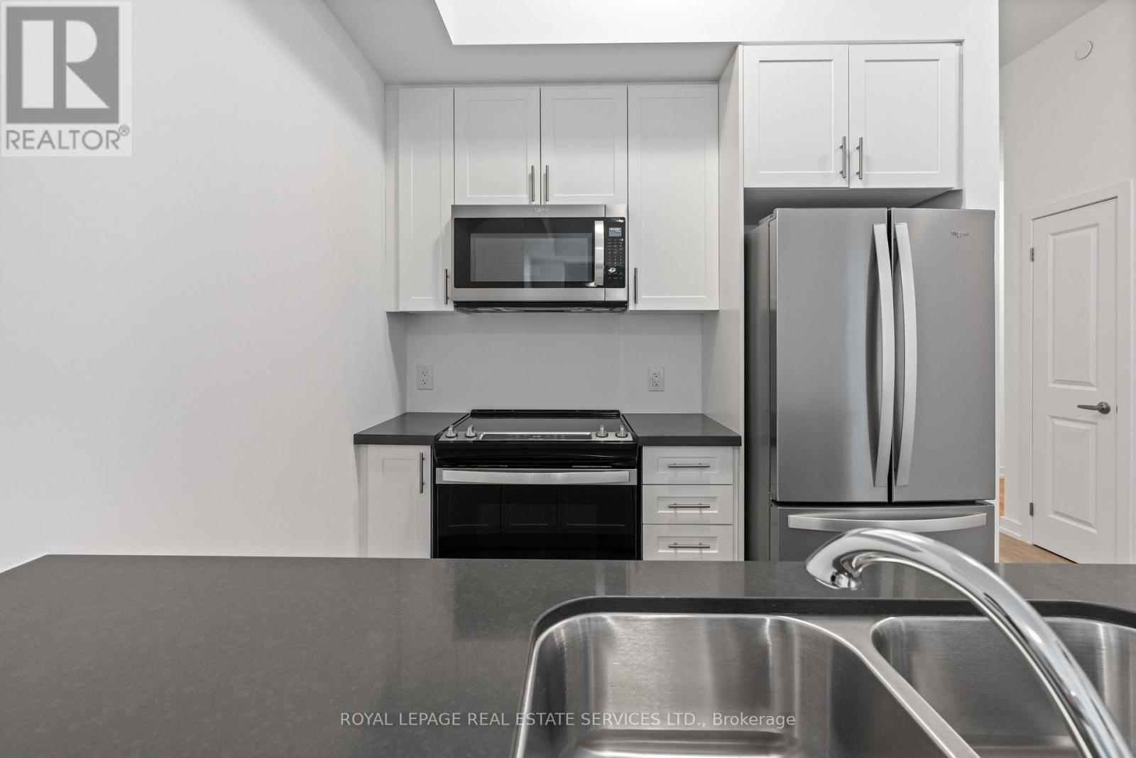 












525 - 460 DUNDAS STREET E

,
Hamilton,




Ontario
L8B2A5

