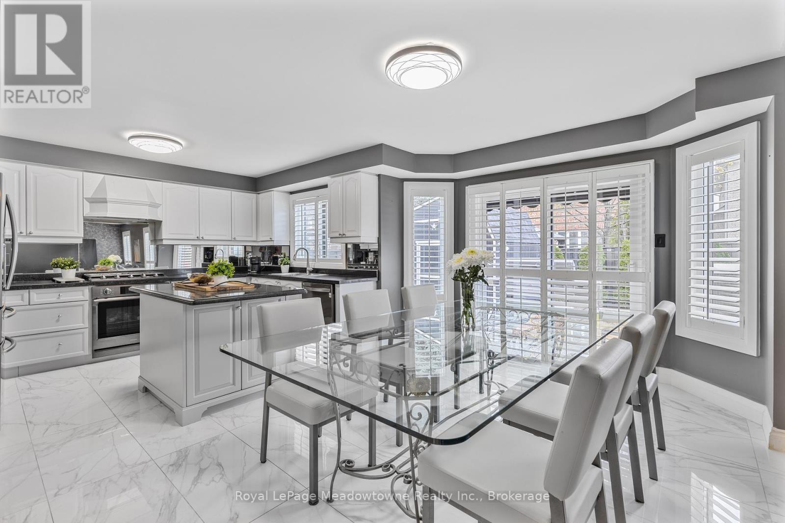












1235 FIELD DRIVE

,
Milton (CL Clarke),




Ontario
L9T6G4

