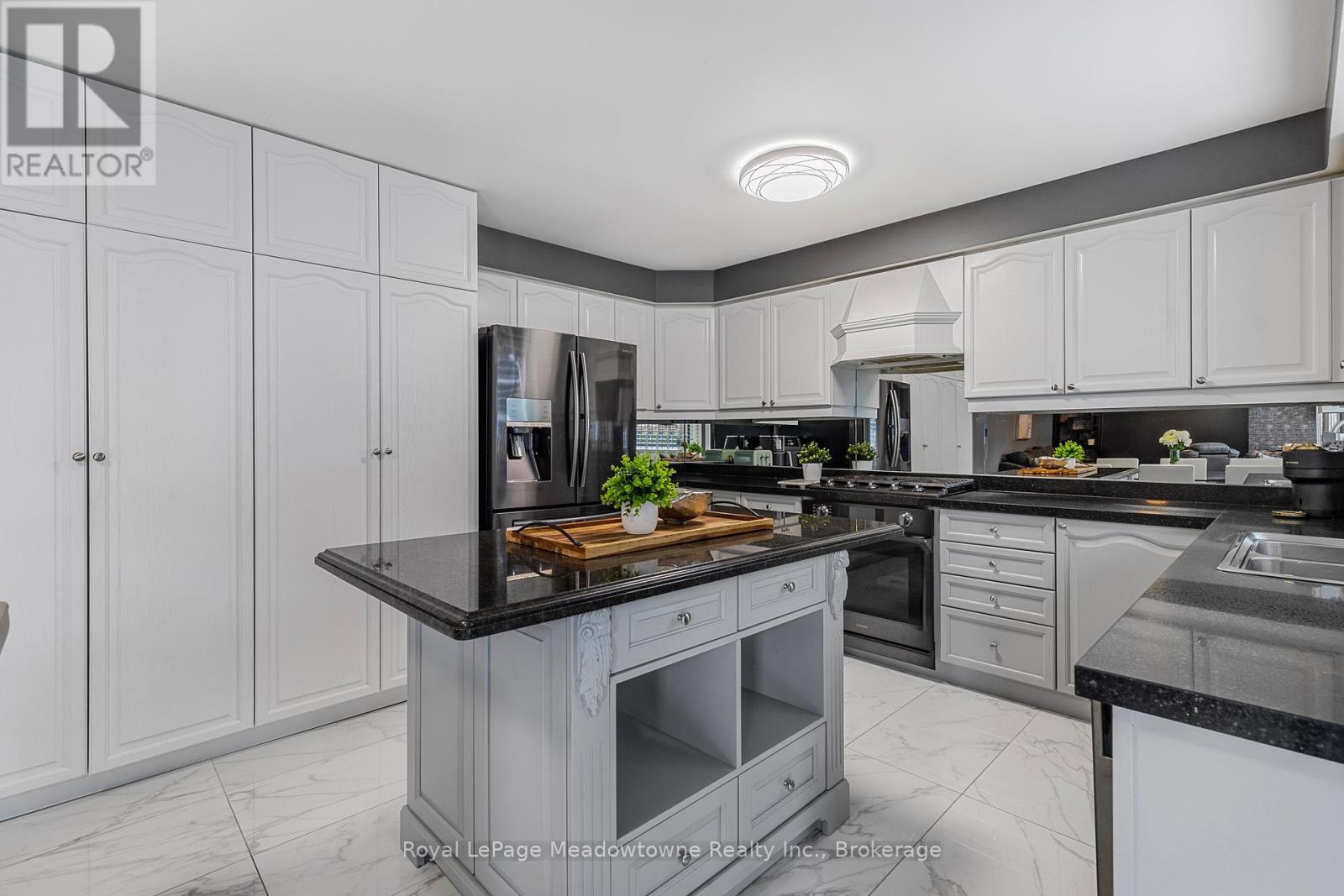 












1235 FIELD DRIVE

,
Milton (CL Clarke),




Ontario
L9T6G4

