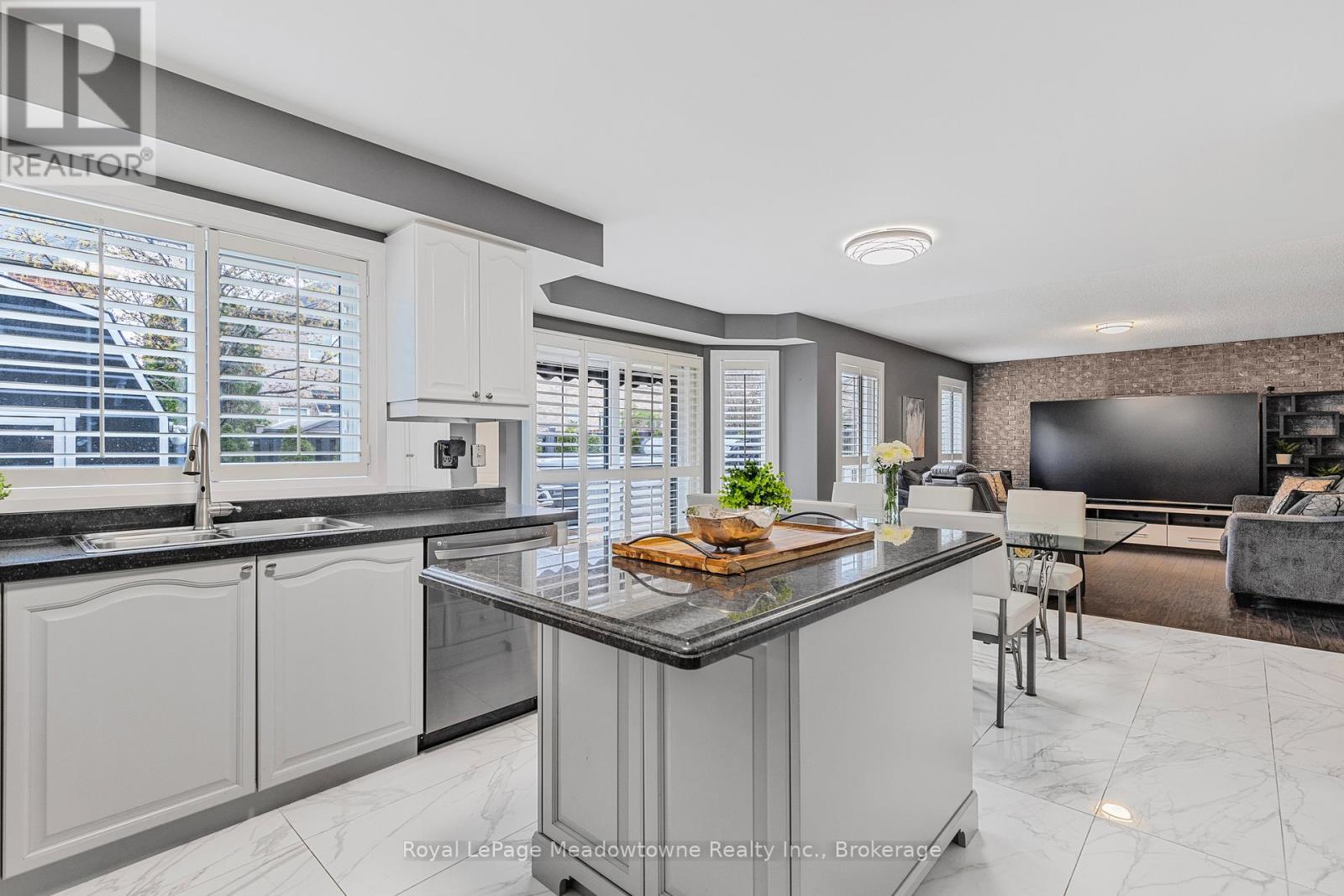 












1235 FIELD DRIVE

,
Milton (CL Clarke),




Ontario
L9T6G4

