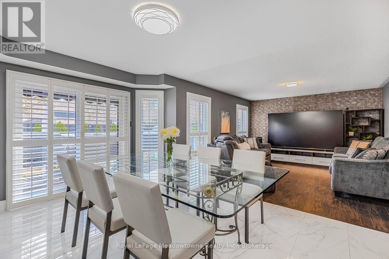 












1235 FIELD DRIVE

,
Milton (CL Clarke),




Ontario
L9T6G4

