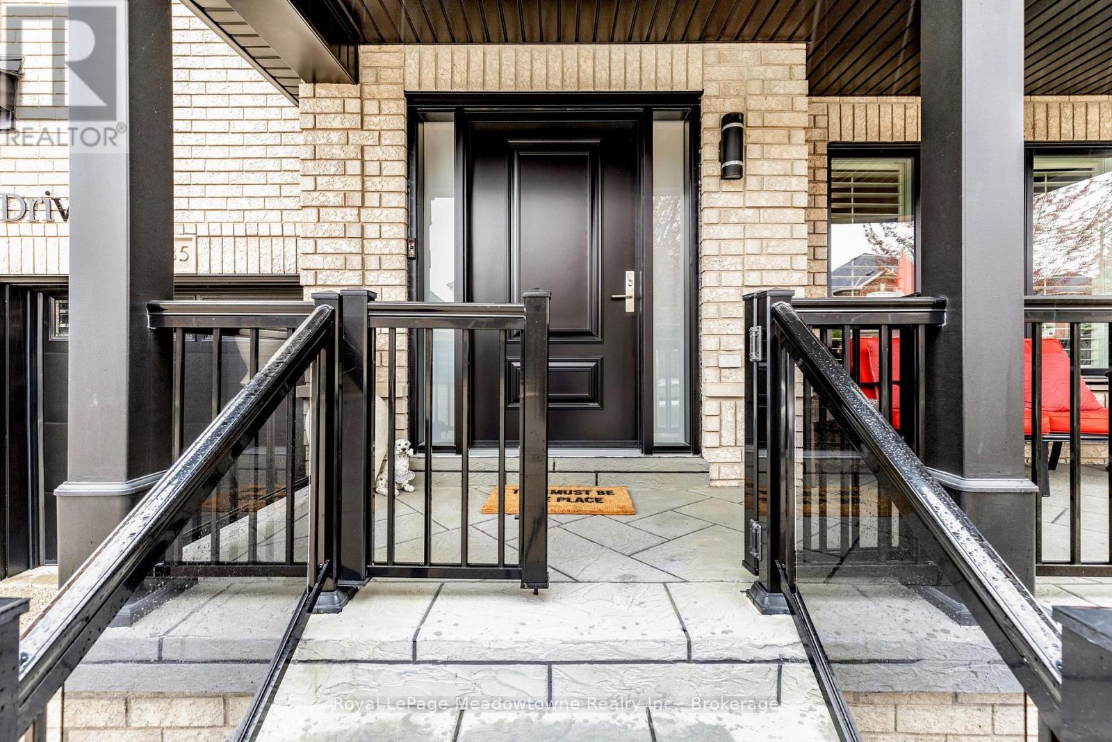 












1235 FIELD DRIVE

,
Milton (CL Clarke),




Ontario
L9T6G4

