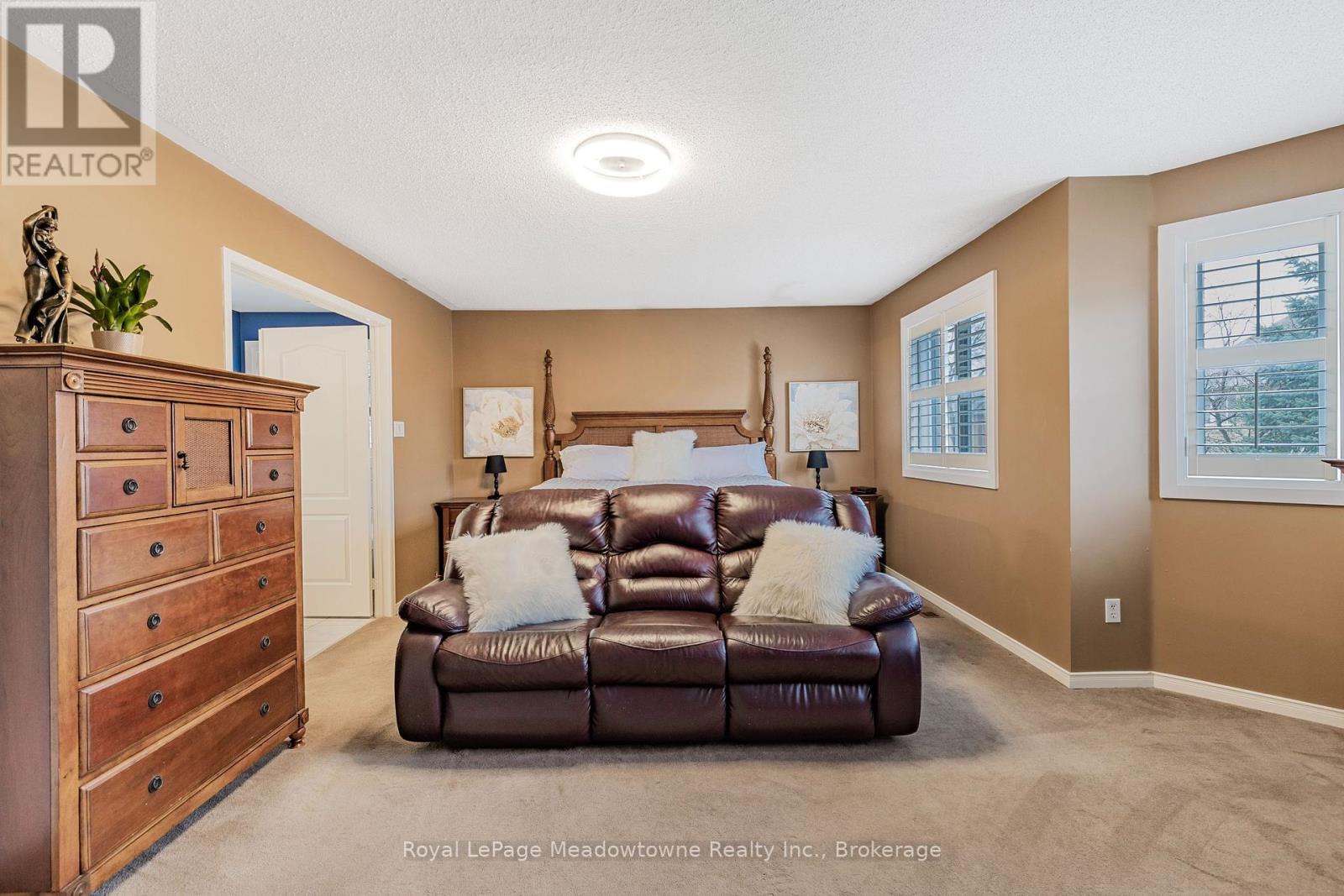












1235 FIELD DRIVE

,
Milton (CL Clarke),




Ontario
L9T6G4

