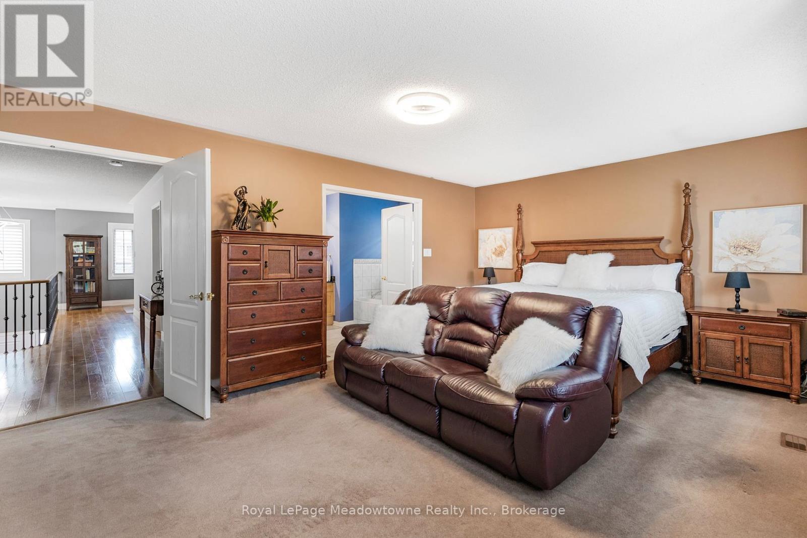 












1235 FIELD DRIVE

,
Milton (CL Clarke),




Ontario
L9T6G4

