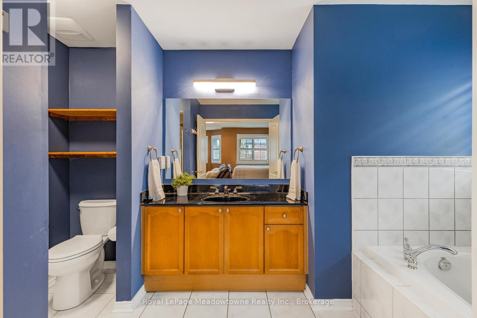 












1235 FIELD DRIVE

,
Milton (CL Clarke),




Ontario
L9T6G4

