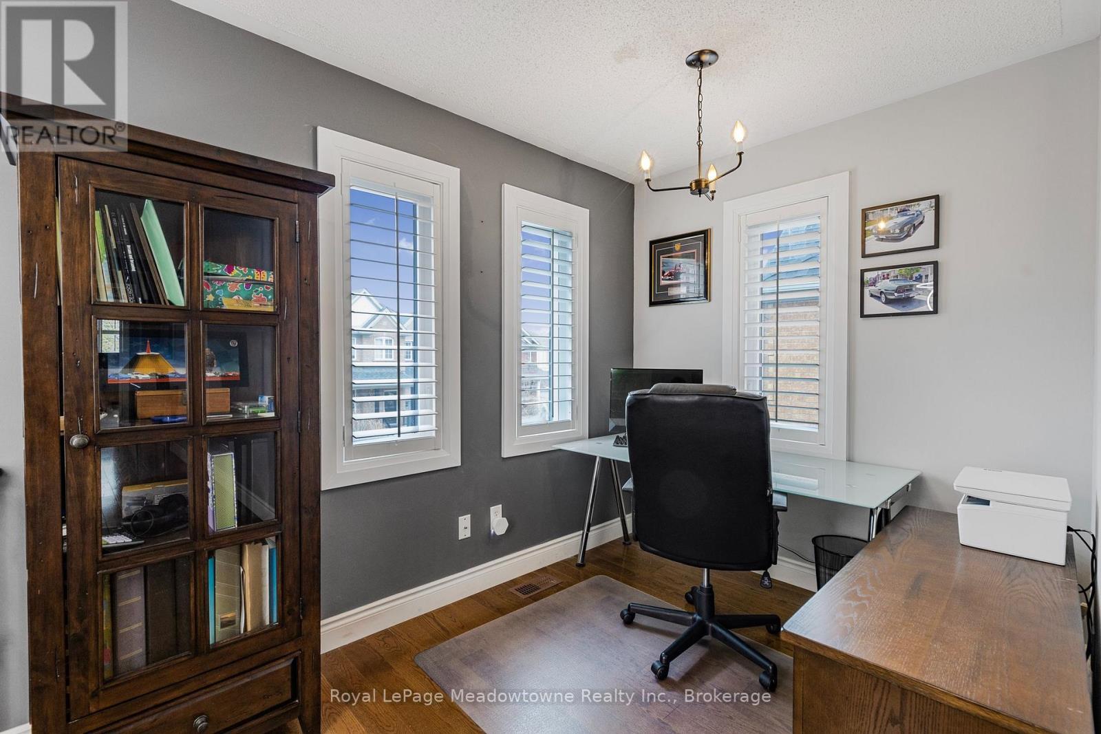 












1235 FIELD DRIVE

,
Milton (CL Clarke),




Ontario
L9T6G4

