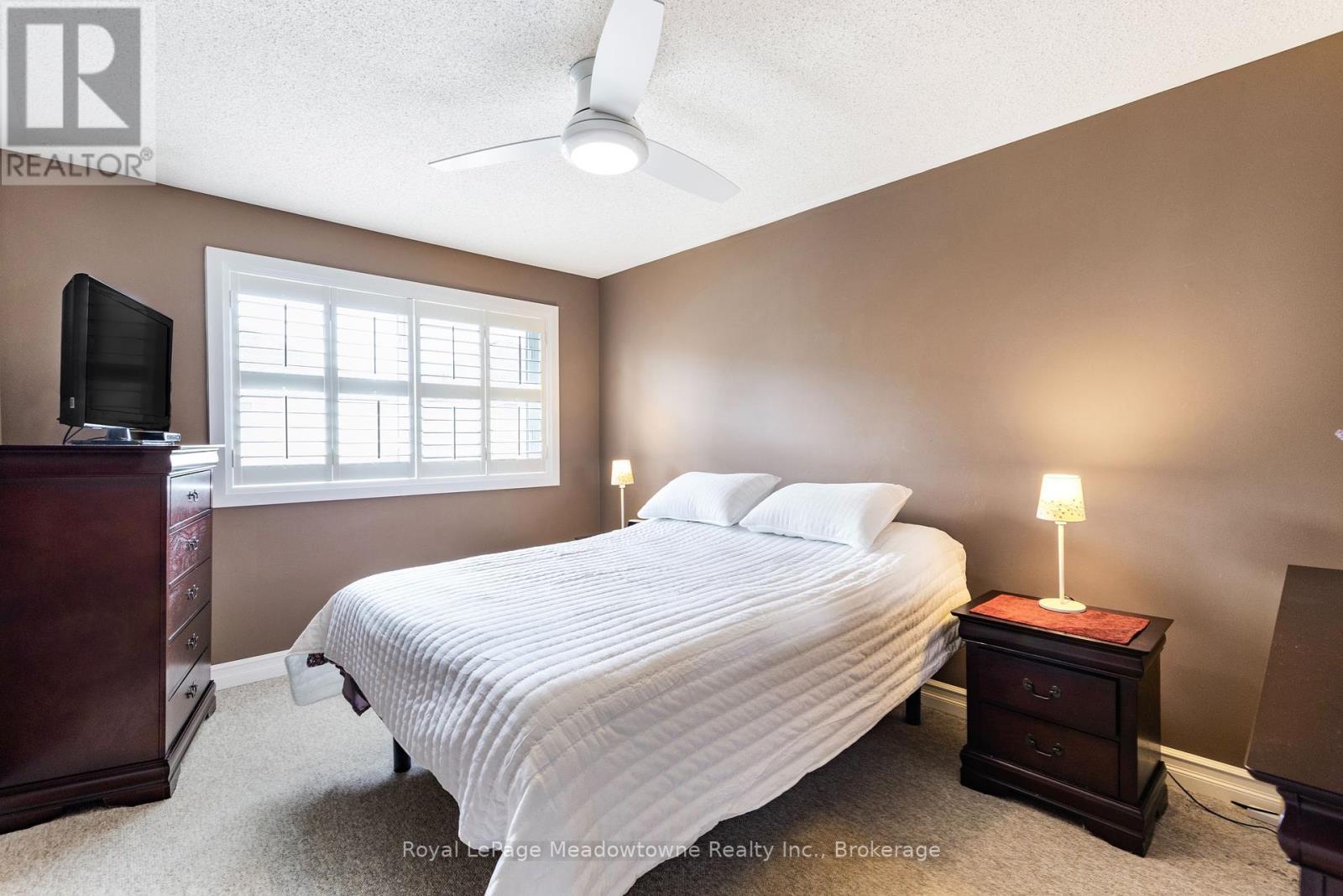 












1235 FIELD DRIVE

,
Milton (CL Clarke),




Ontario
L9T6G4

