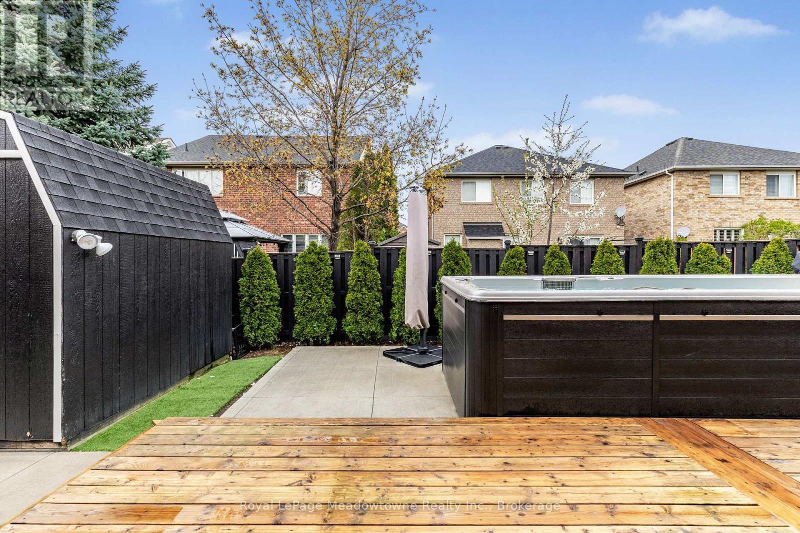 












1235 FIELD DRIVE

,
Milton (CL Clarke),




Ontario
L9T6G4


