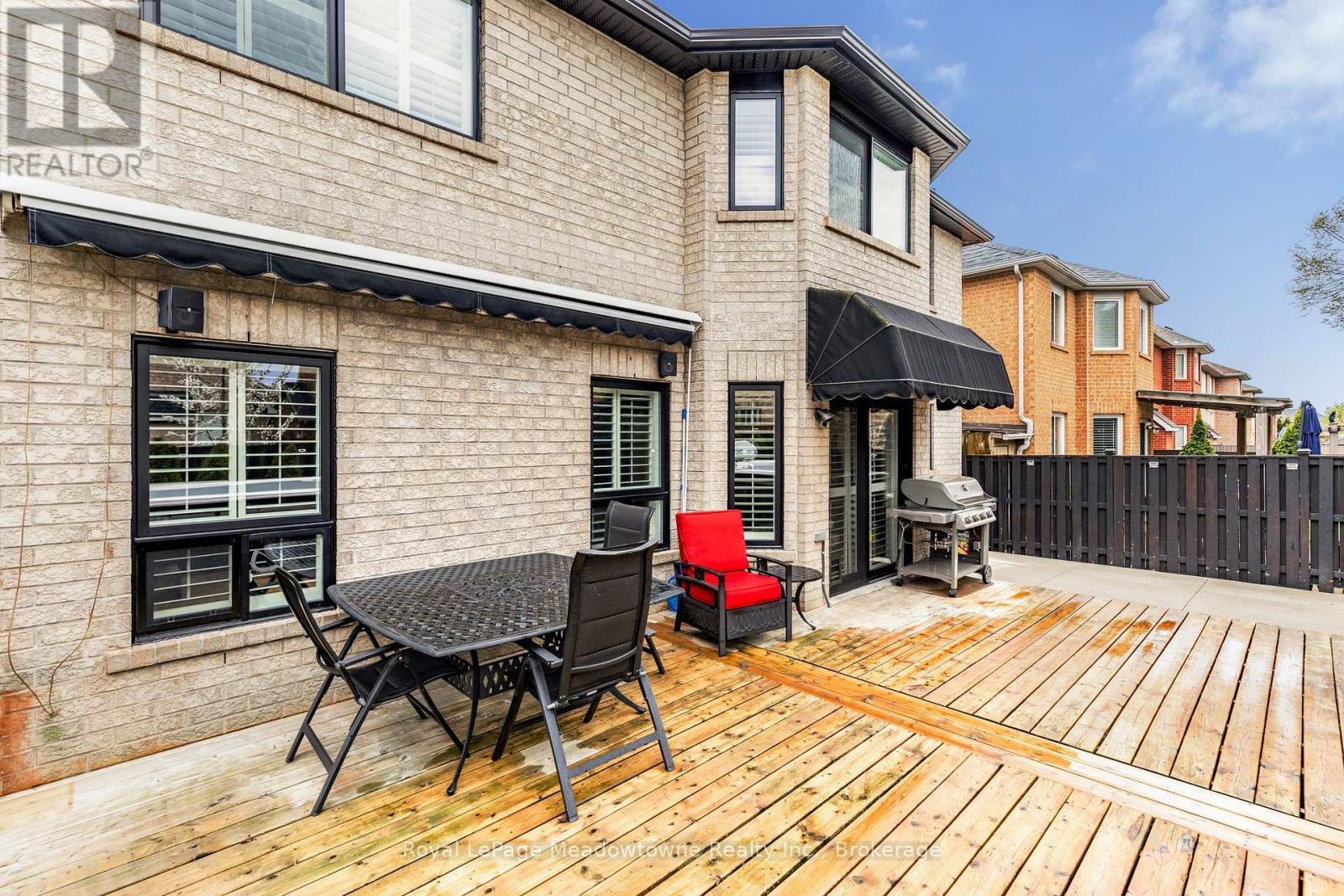 












1235 FIELD DRIVE

,
Milton (CL Clarke),




Ontario
L9T6G4

