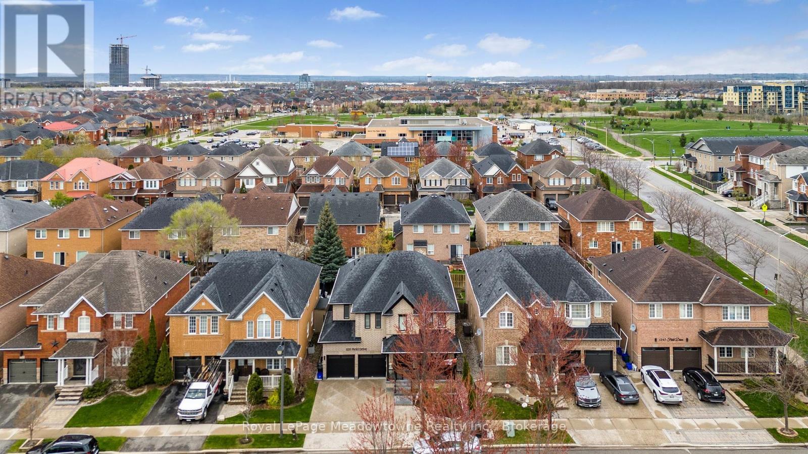 












1235 FIELD DRIVE

,
Milton (CL Clarke),




Ontario
L9T6G4


