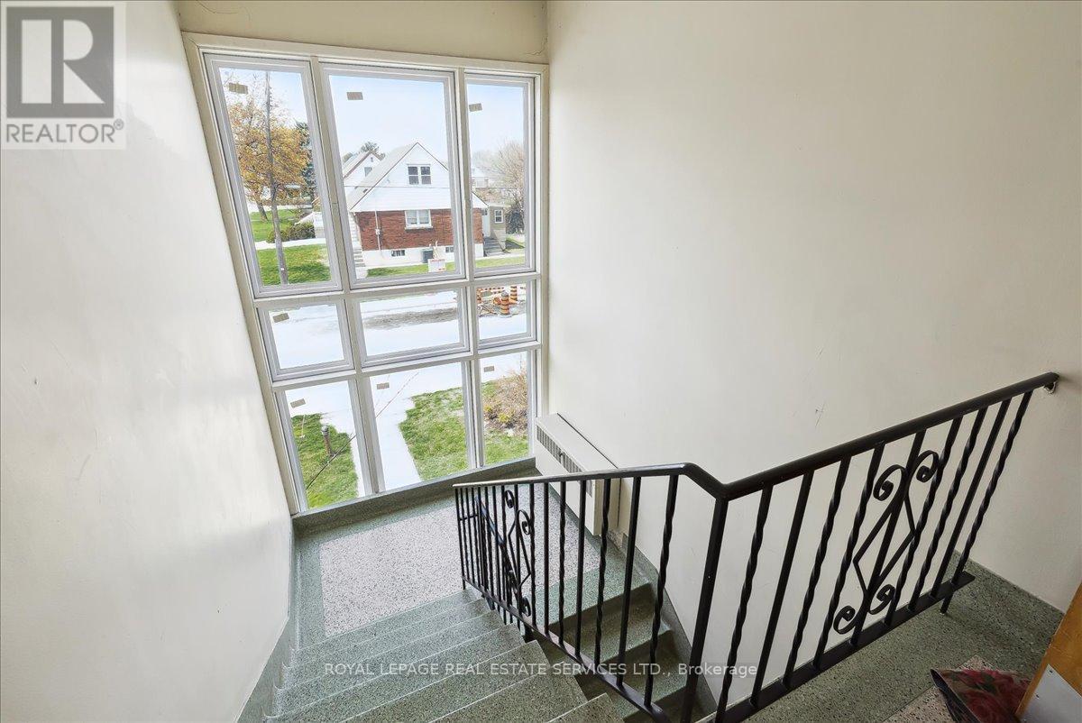 












291 EAST 38TH STREET

,
Hamilton,




Ontario
L8V4G2

