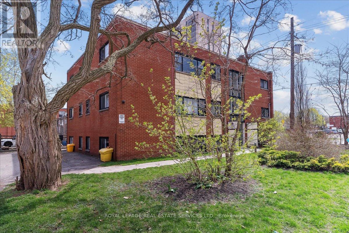












291 EAST 38TH STREET

,
Hamilton,




Ontario
L8V4G2


