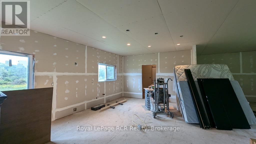 












797139 EAST BACK LINE

,
Chatsworth,




Ontario
N0H1R0

