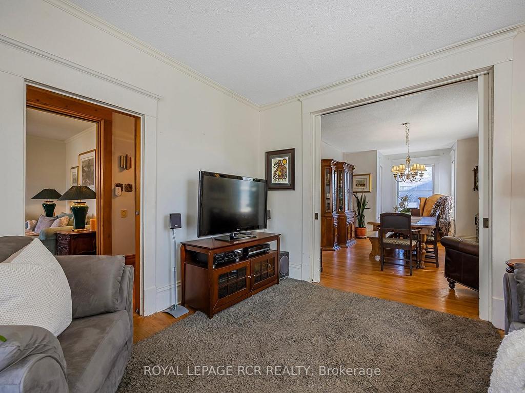 









317


Main

Street East,
Shelburne,




ON
L9V 2Y7

