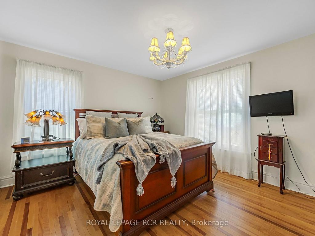 









317


Main

Street East,
Shelburne,




ON
L9V 2Y7

