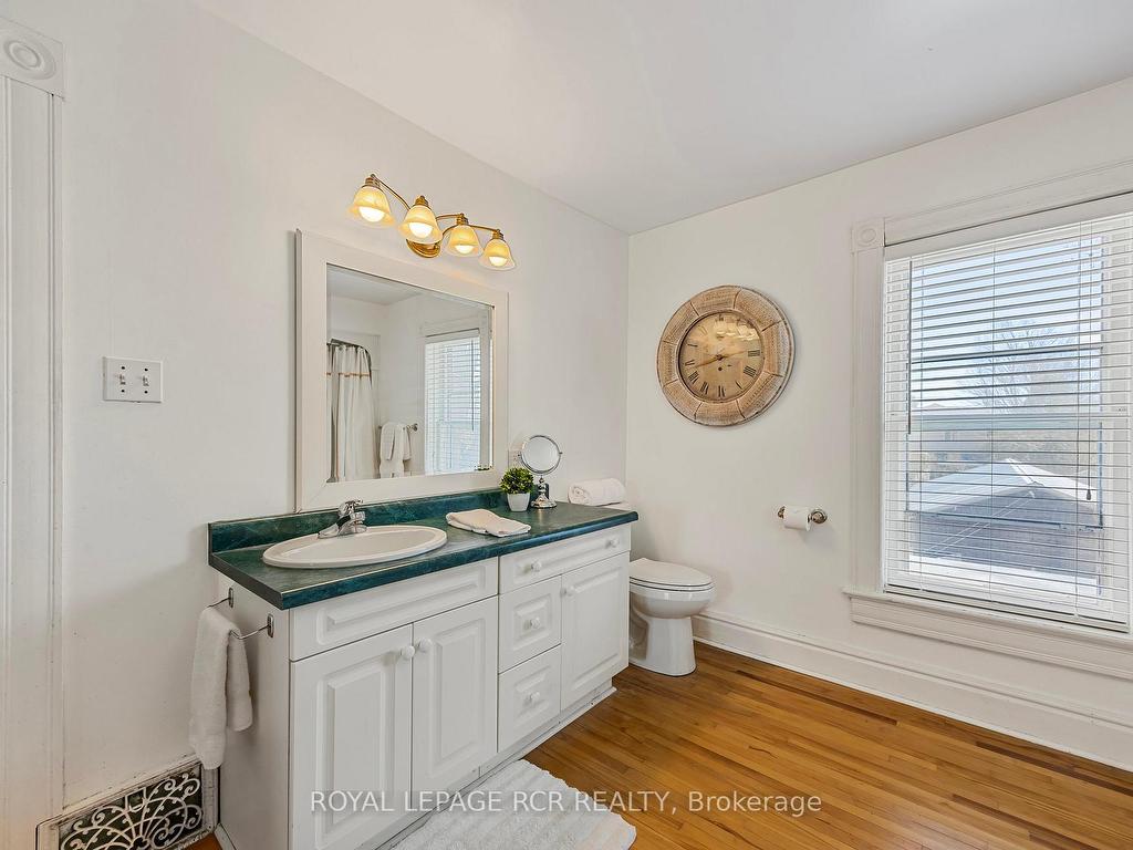 









317


Main

Street East,
Shelburne,




ON
L9V 2Y7

