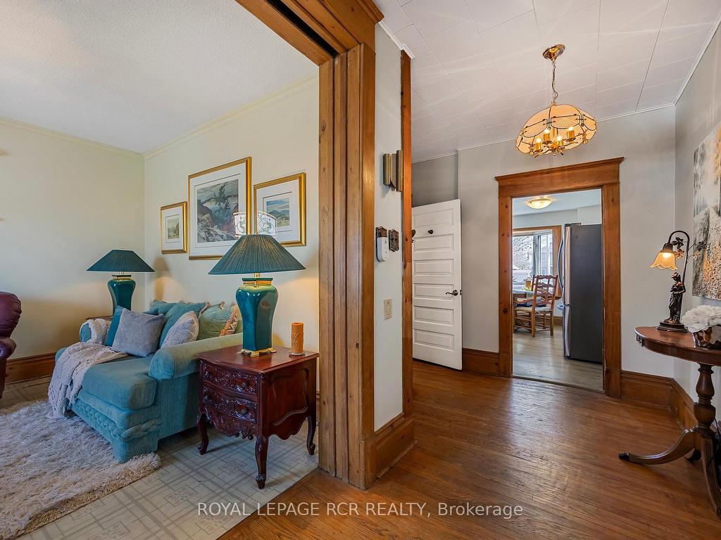 









317


Main

Street East,
Shelburne,




ON
L9V 2Y7


