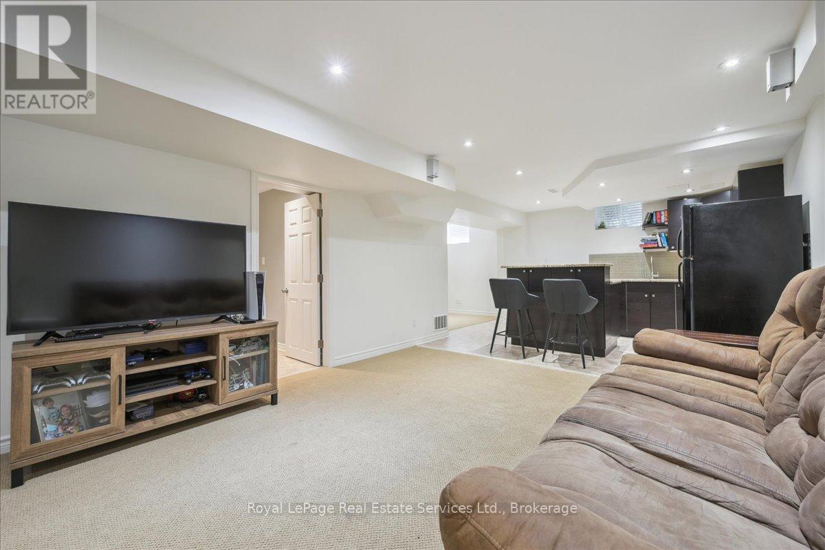 












4737 DEFOREST CRESCENT

,
Burlington (Alton),




Ontario
L7M0K1

