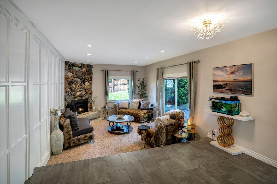 









1095


Toovey

Road,
Kelowna,




BC
V1X 6R2

