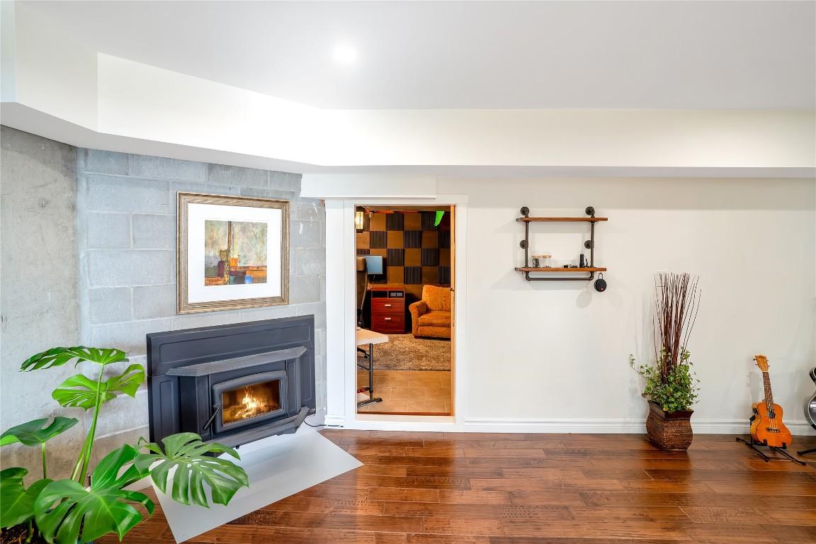 









1095


Toovey

Road,
Kelowna,




BC
V1X 6R2

