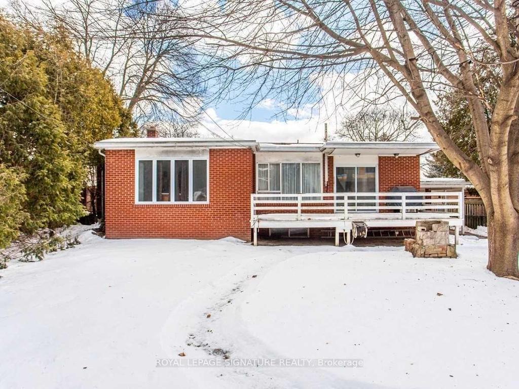 









18


Greengate

Road,
Toronto,




ON
M3B 1E8

