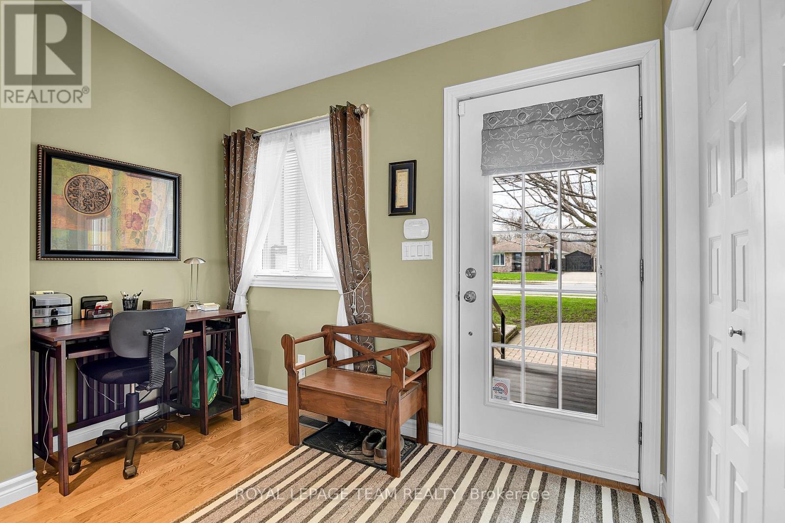 












47 WINDSOR DRIVE

,
Brockville,




Ontario
K6V3H7


