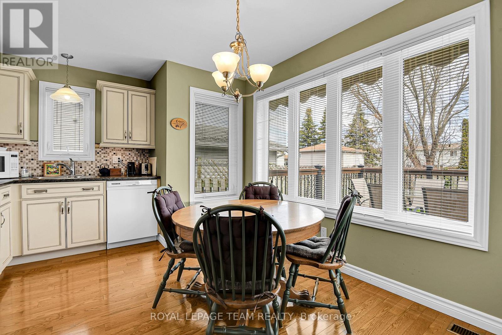 












47 WINDSOR DRIVE

,
Brockville,




Ontario
K6V3H7


