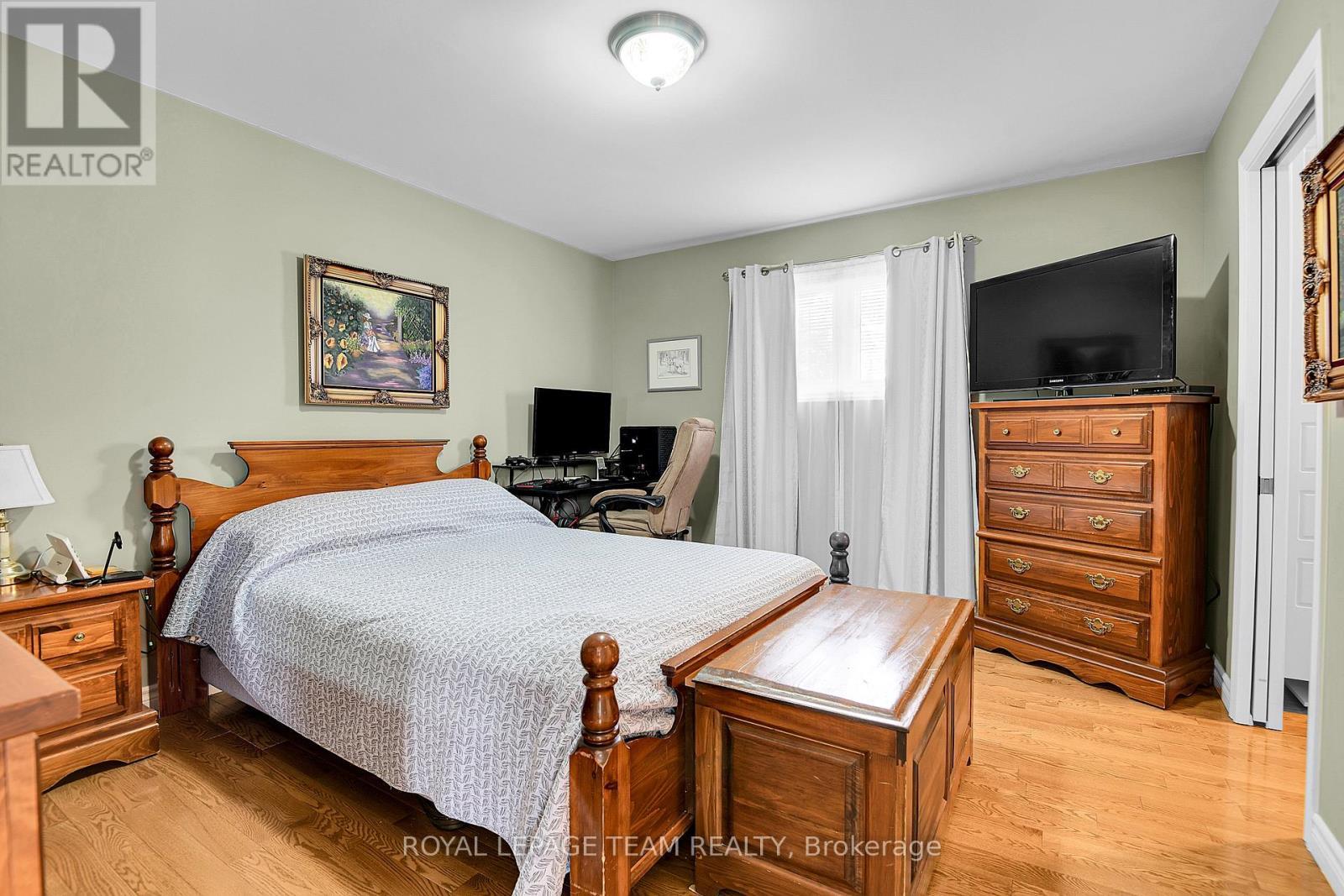 












47 WINDSOR DRIVE

,
Brockville,




Ontario
K6V3H7

