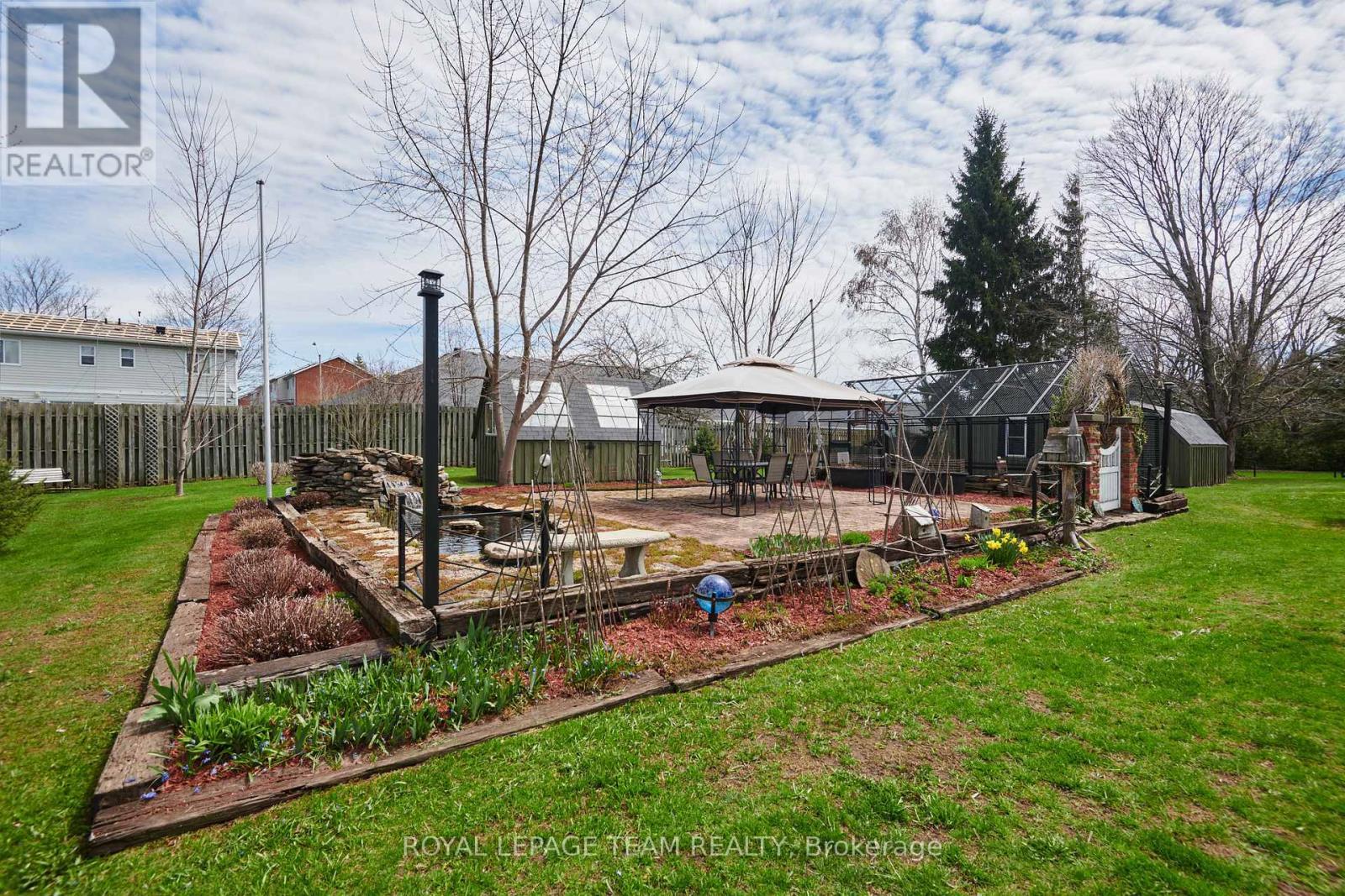 












47 WINDSOR DRIVE

,
Brockville,




Ontario
K6V3H7

