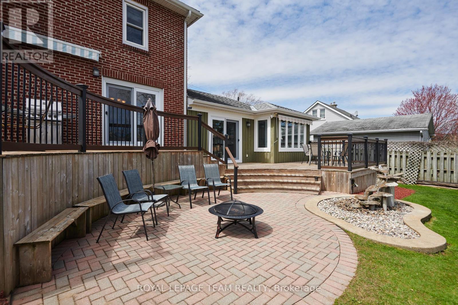 












47 WINDSOR DRIVE

,
Brockville,




Ontario
K6V3H7


