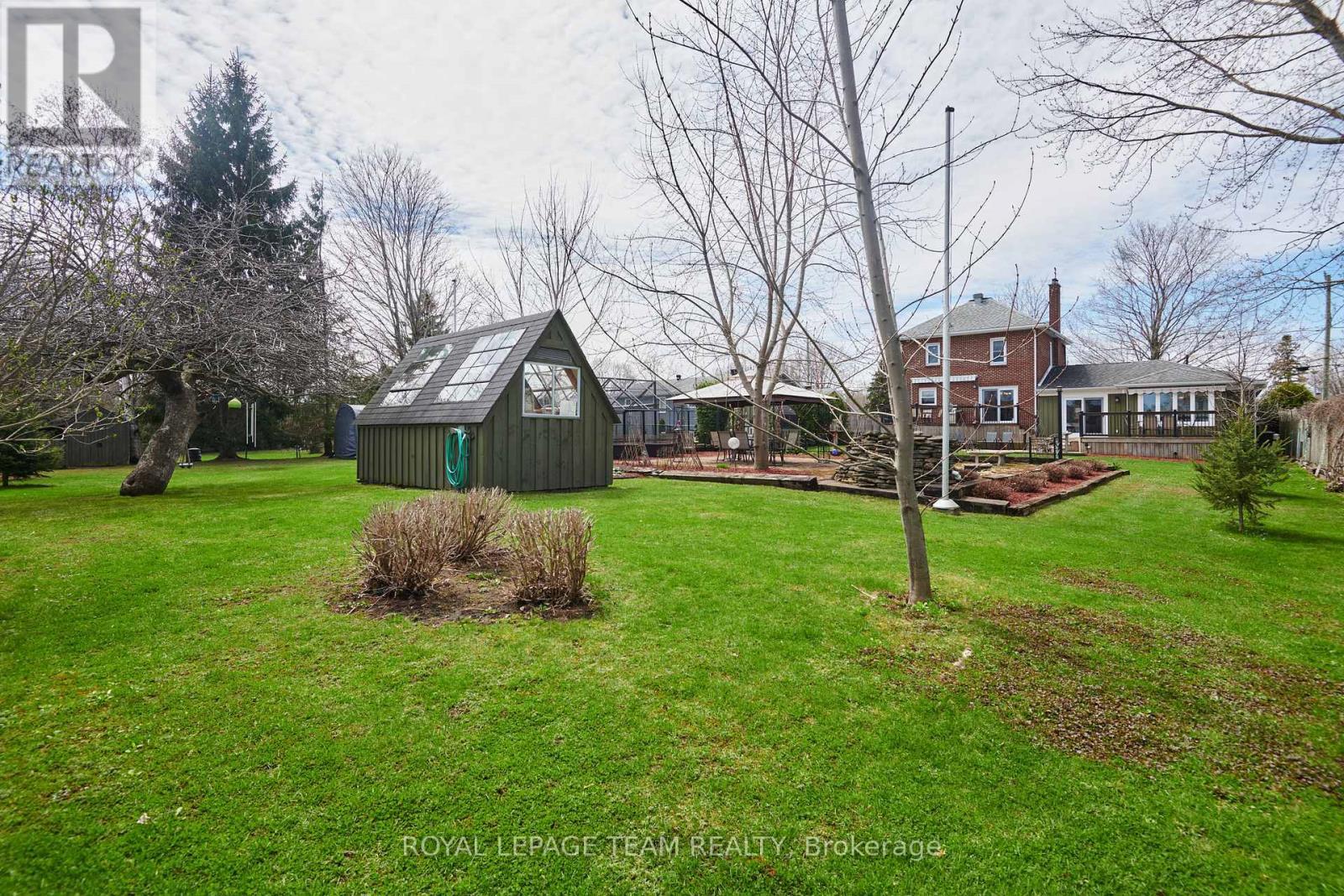 












47 WINDSOR DRIVE

,
Brockville,




Ontario
K6V3H7


