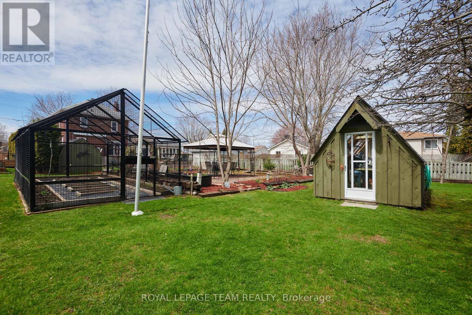 












47 WINDSOR DRIVE

,
Brockville,




Ontario
K6V3H7

