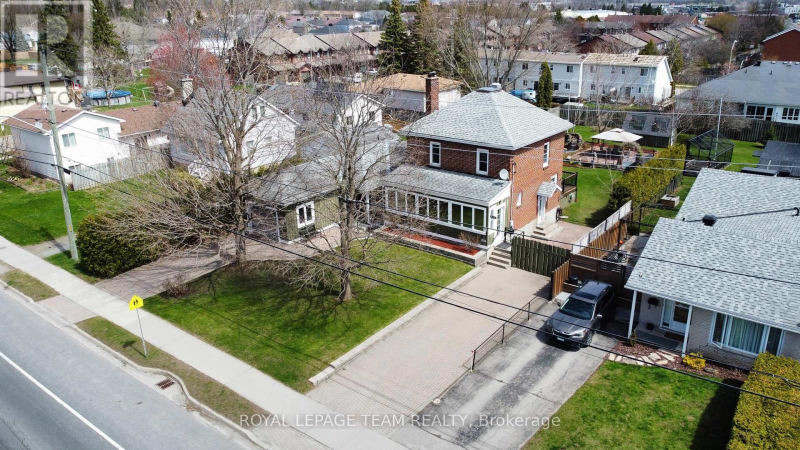 












47 WINDSOR DRIVE

,
Brockville,




Ontario
K6V3H7


