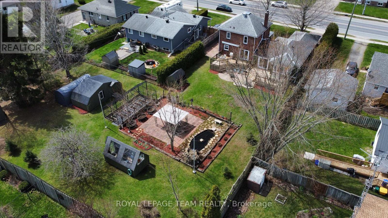 












47 WINDSOR DRIVE

,
Brockville,




Ontario
K6V3H7

