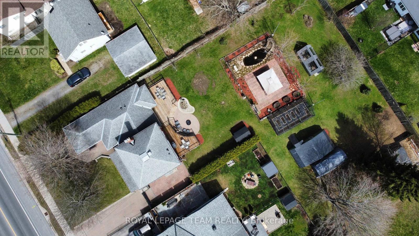 












47 WINDSOR DRIVE

,
Brockville,




Ontario
K6V3H7

