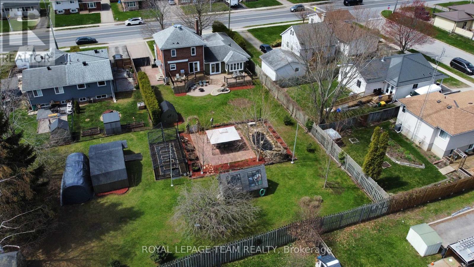 












47 WINDSOR DRIVE

,
Brockville,




Ontario
K6V3H7

