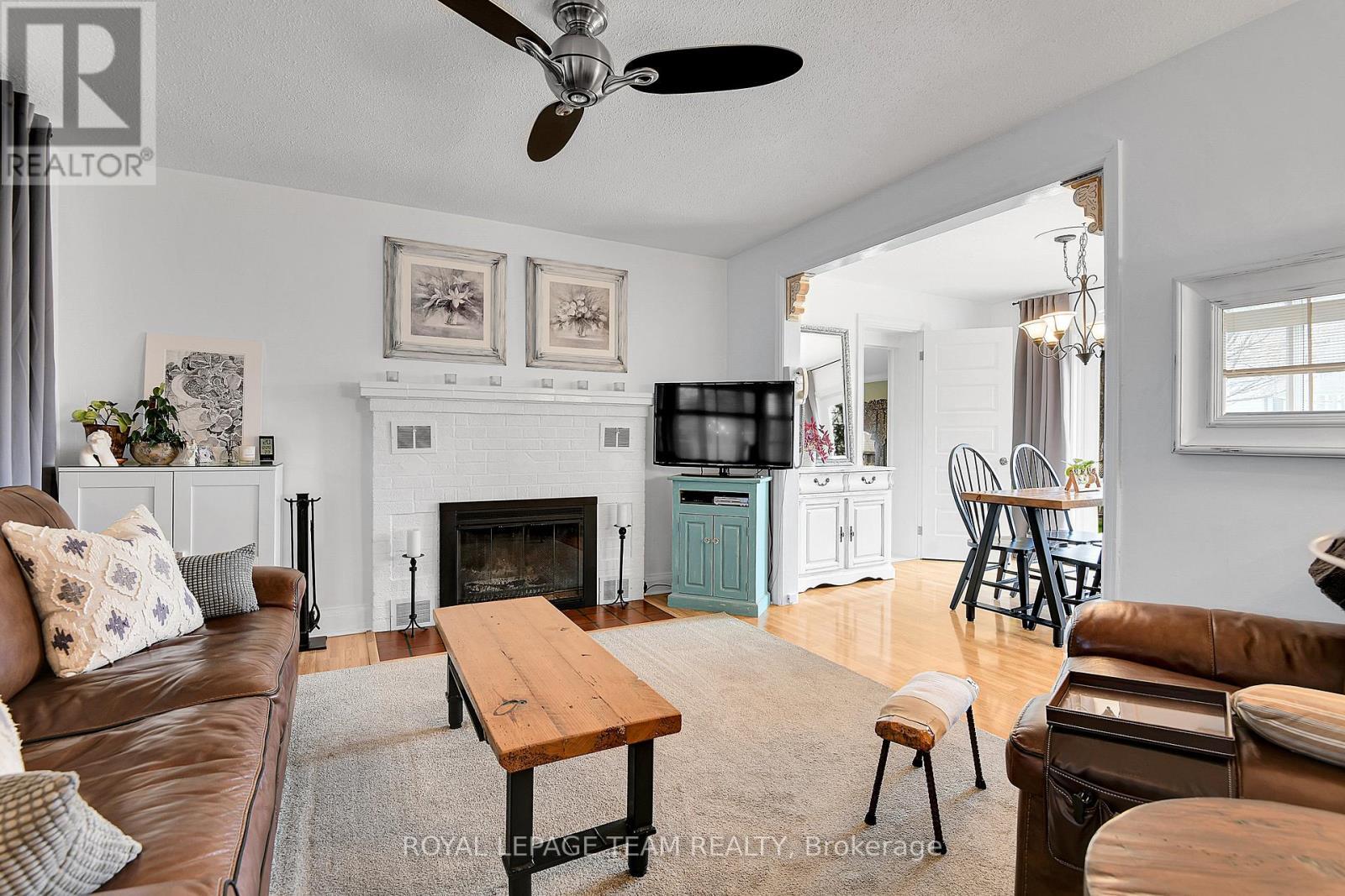












47 WINDSOR DRIVE

,
Brockville,




Ontario
K6V3H7

