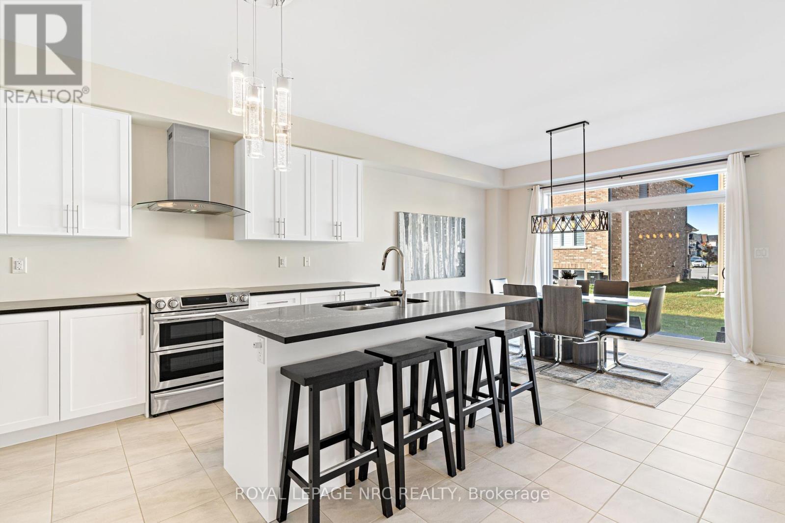 












16 DOREEN DRIVE

,
Thorold (Hurricane/Merrittville),




Ontario
L3B0G7

