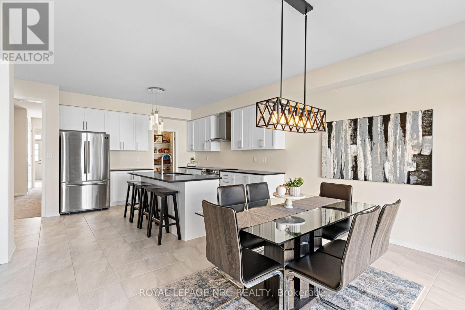 












16 DOREEN DRIVE

,
Thorold (Hurricane/Merrittville),




Ontario
L3B0G7

