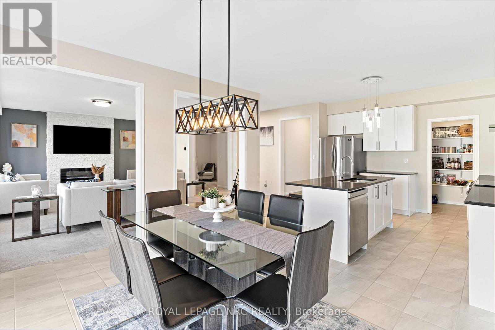 












16 DOREEN DRIVE

,
Thorold (Hurricane/Merrittville),




Ontario
L3B0G7

