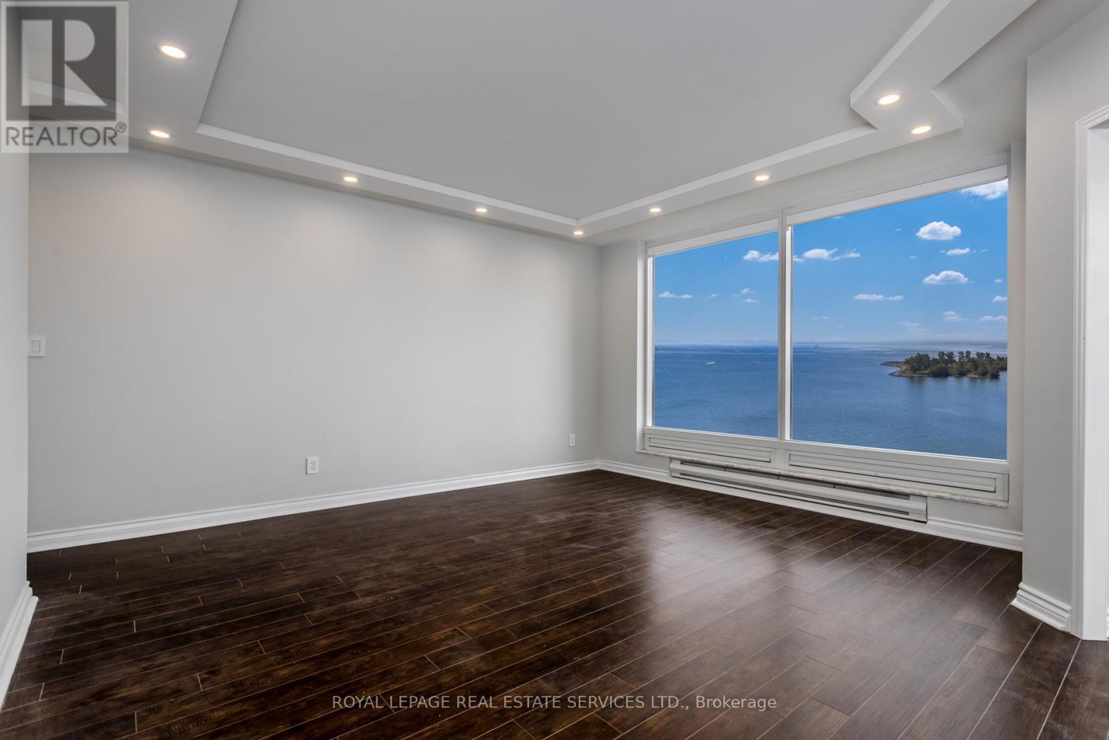 












1806 - 1 PALACE PIER COURT

,
Toronto,




Ontario
M8V3W9

