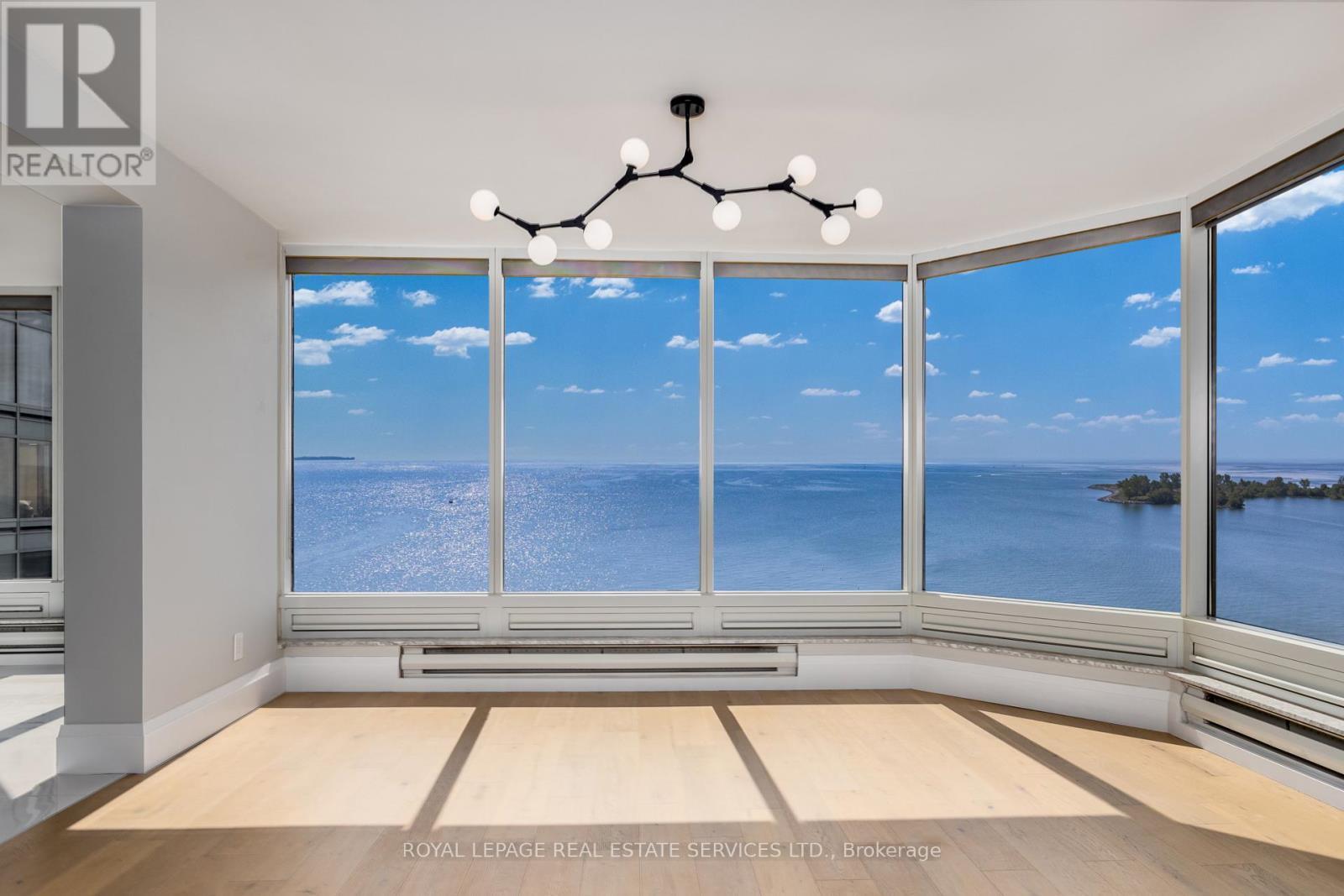 












1806 - 1 PALACE PIER COURT

,
Toronto,




Ontario
M8V3W9

