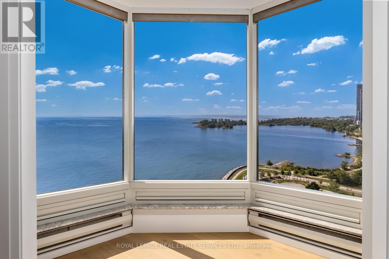












1806 - 1 PALACE PIER COURT

,
Toronto,




Ontario
M8V3W9


