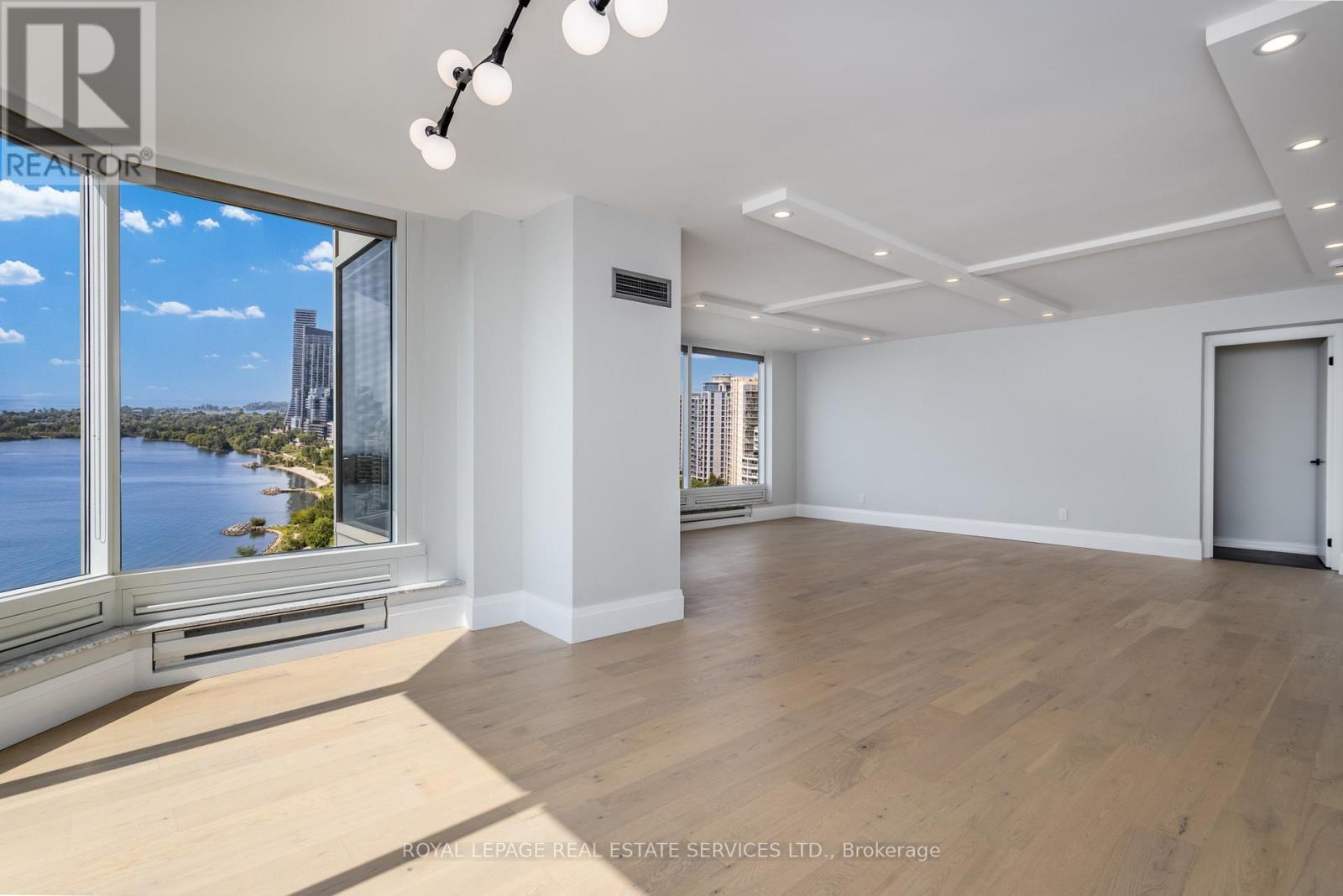 












1806 - 1 PALACE PIER COURT

,
Toronto,




Ontario
M8V3W9

