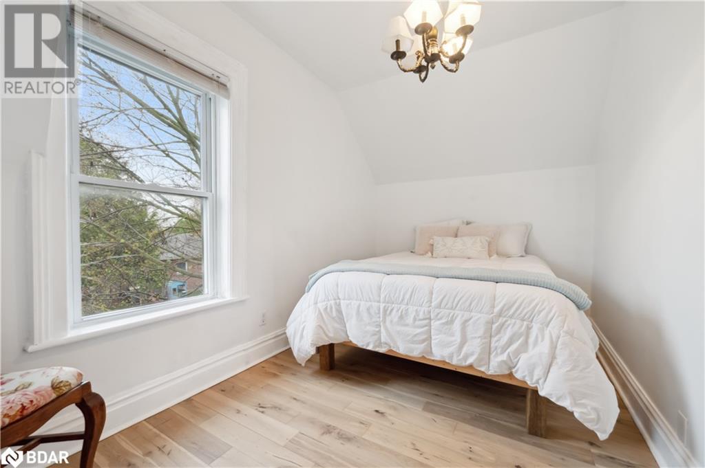 












42 BIELBY Street

,
Grand Valley,




Ontario
L9W5N3

